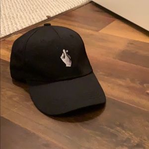 “LOVE” HAT
